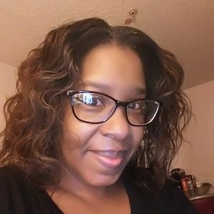 Meet your Posher, Latisha